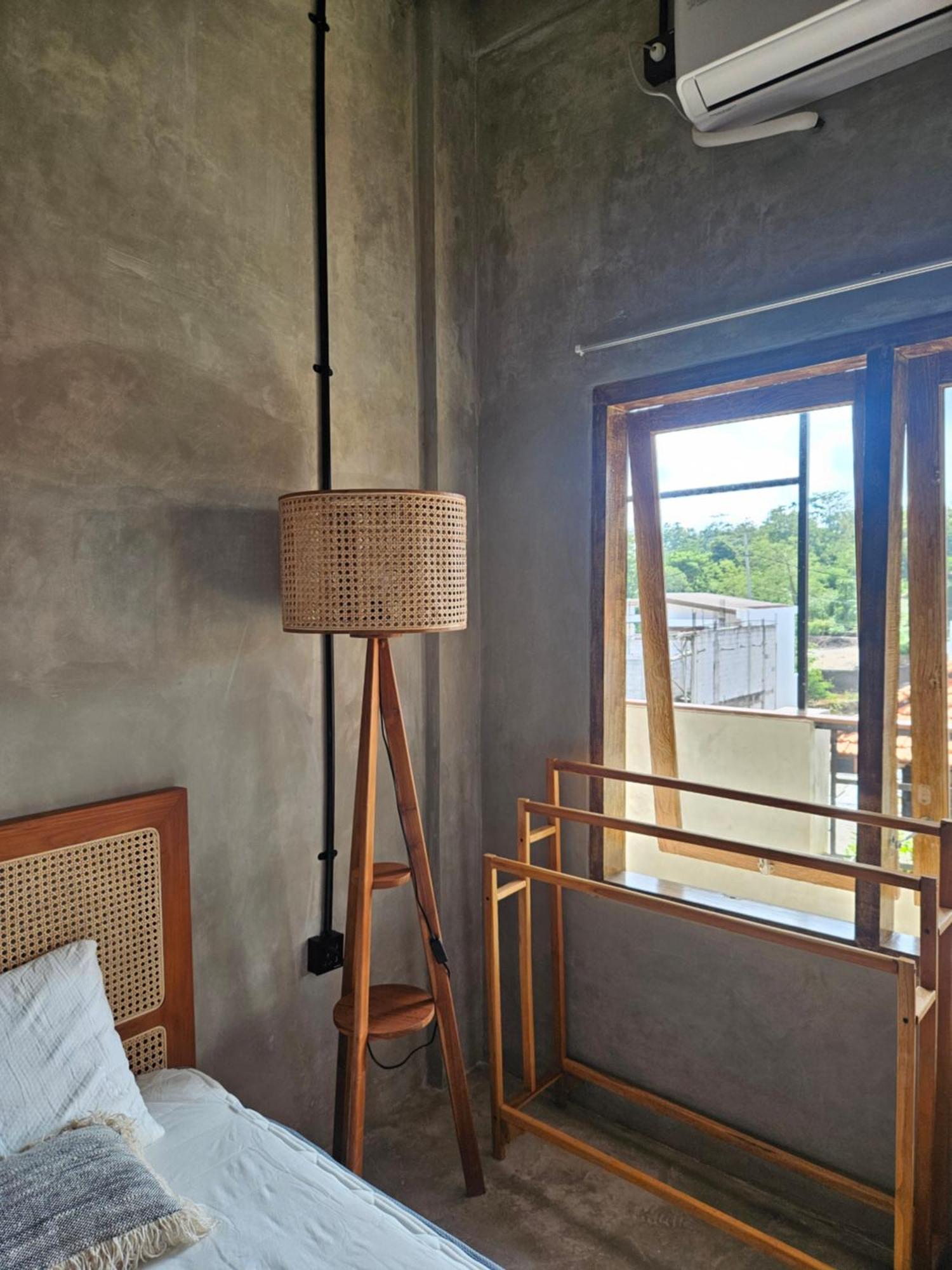 Hotel Salty Prana Retreat Center à Uluwatu Extérieur photo