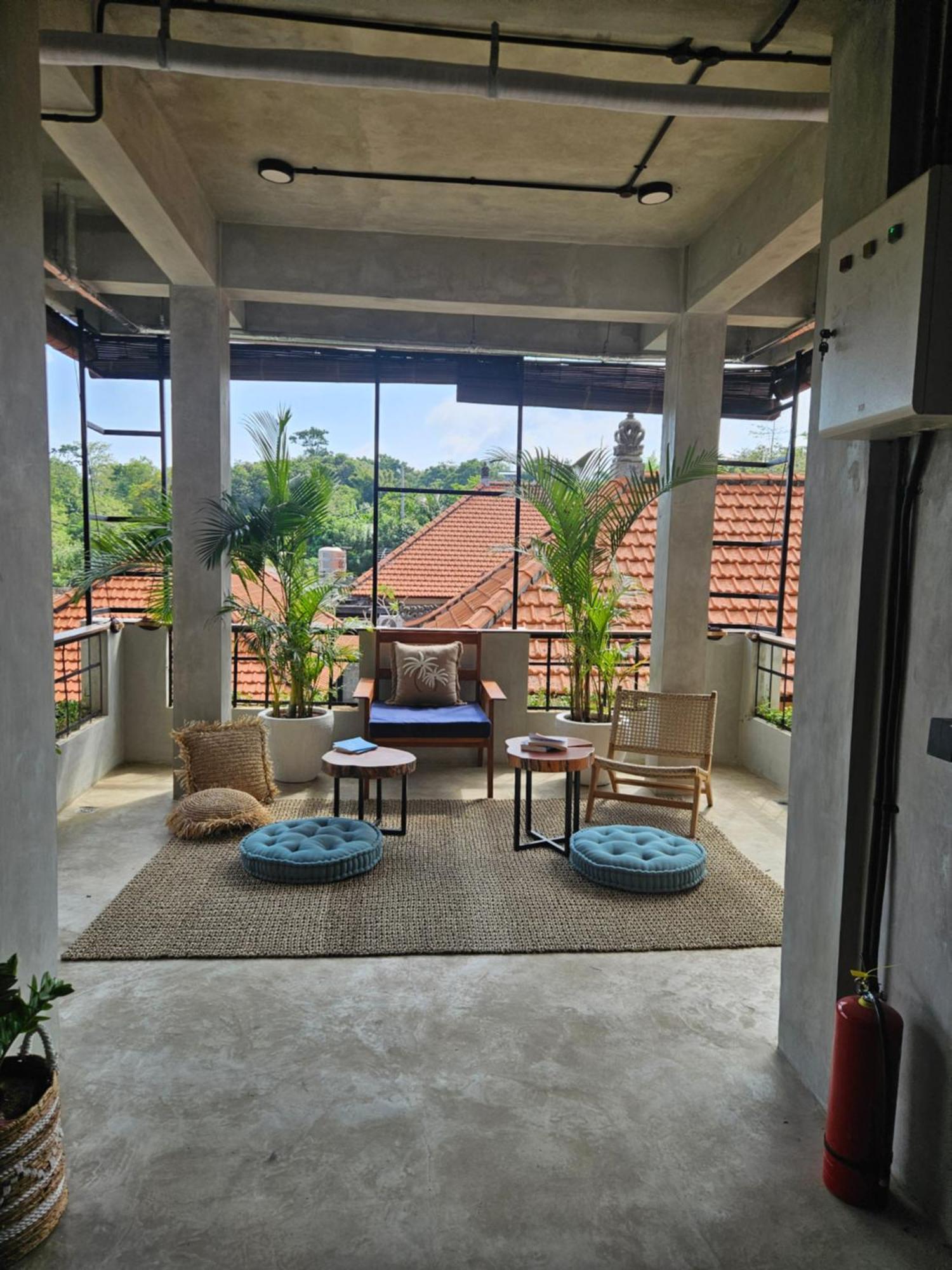 Hotel Salty Prana Retreat Center à Uluwatu Extérieur photo