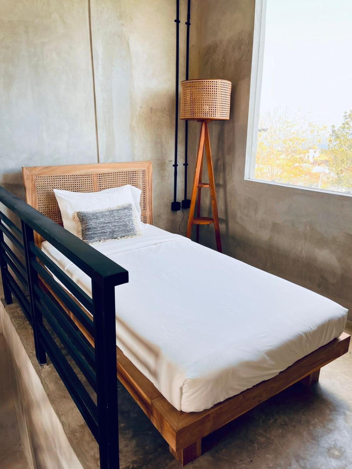 Hotel Salty Prana Retreat Center à Uluwatu Extérieur photo